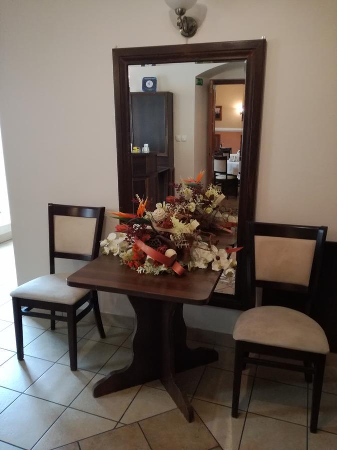 Hotel Srodmiejski Kielce Dış mekan fotoğraf